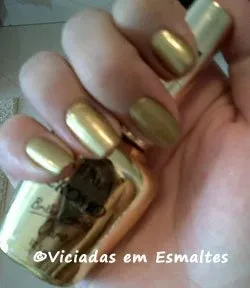 unhas e esmalte