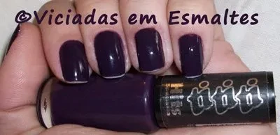 unhas e esmalte