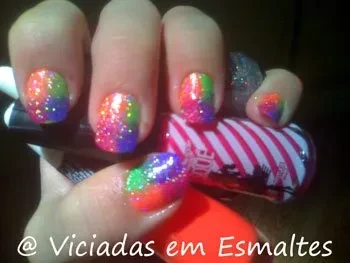 unhas e esmalte