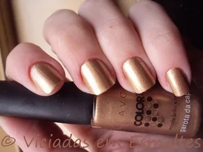 unhas e esmalte