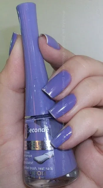 Bourjois Lavanda Esquisse Unhas com esmalte Bourjois Lavanda Esquisse