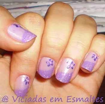 unhaamiga-floral2 Unhas decoradas com flores lilás