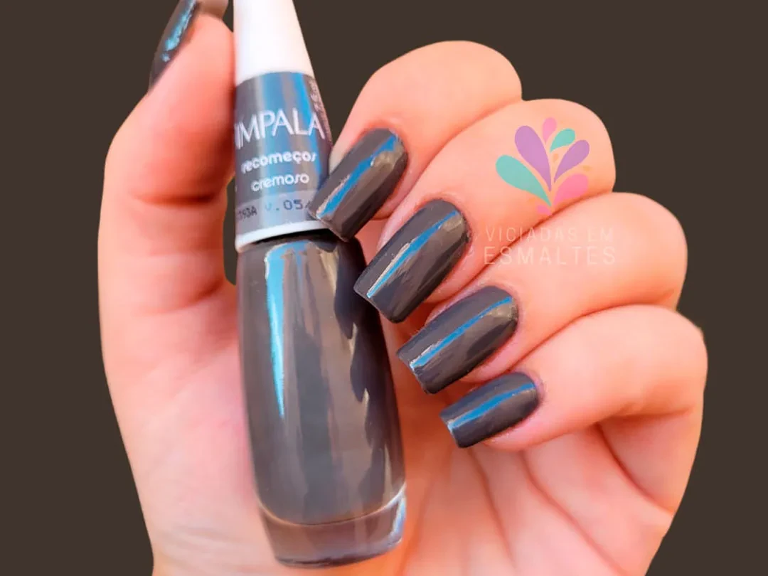 Unha com Esmalte Impala Recomeços