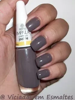 unhas e esmalte