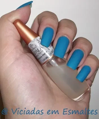 unhas e esmalte