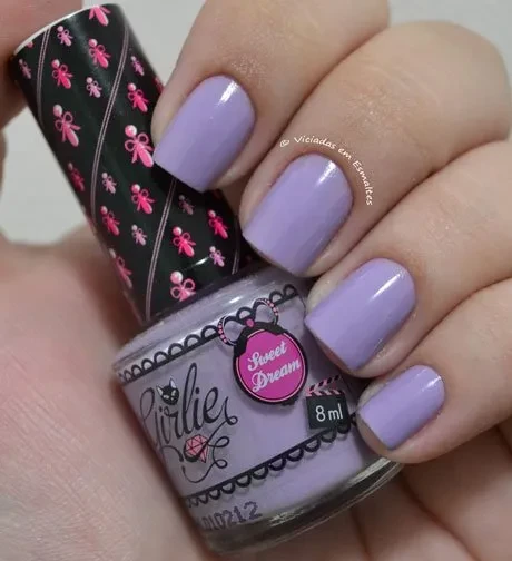 Unhas com Esmalte Sweet Dream Capricho