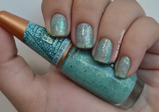 Unhas com Esmalte Impala Charming