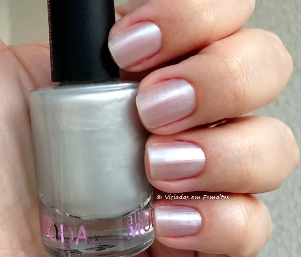 Unhas com Esmalte Alfaparf Pérolas