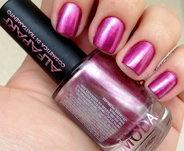 Unhas com esmalte Alfaparf