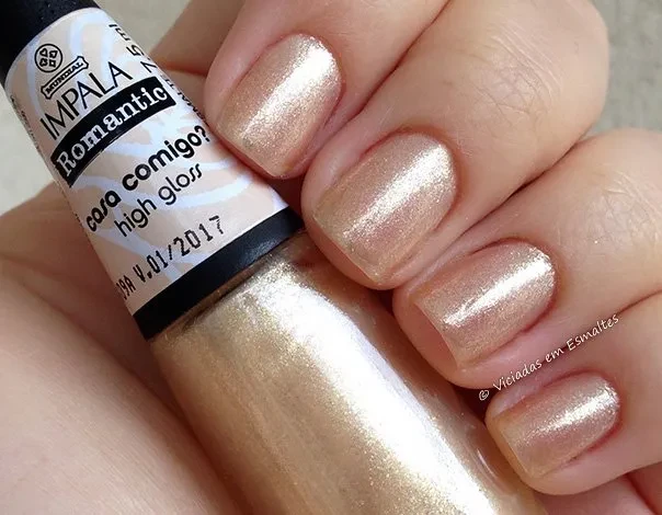 Unhas com Esmalte Impala Casa Comigo?