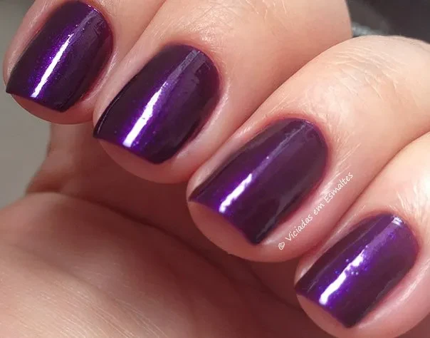 Unhas com Esmalte Colorama Raquel