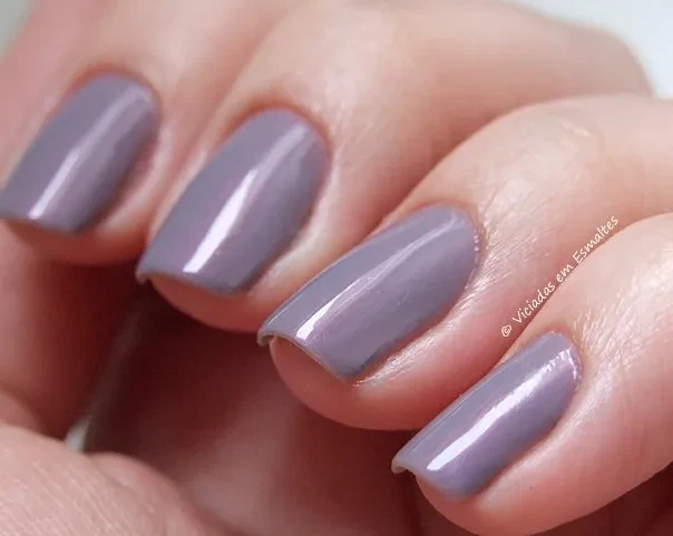 Unhas com Esmalte Risqué Hipoalergênico Are Baba India