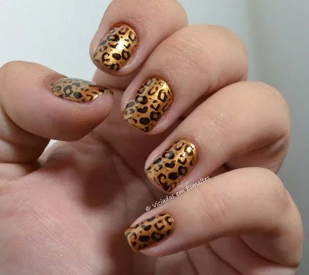 Unhas Decoradas com Carimbo Konad m57