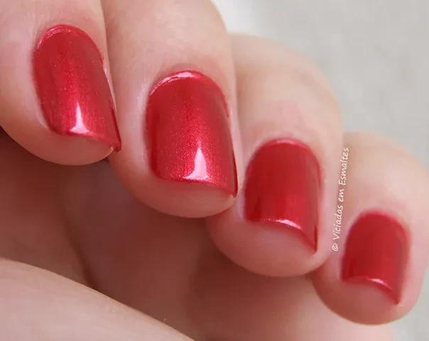 Esmalte Bruna Marquezine Ruiva