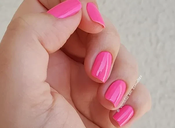 Unhas com Esmalte DNA Italy Amalfi