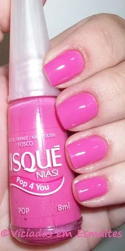 Esmalte Risqué e Unhas