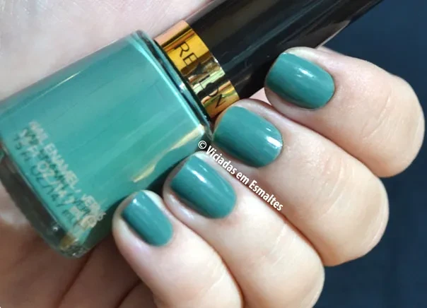 Unhas com o Esmalte Revlon Trendy