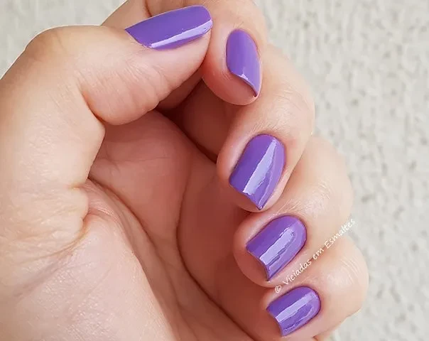 Unhas com Esmalte Anitta Meiga e Abusada