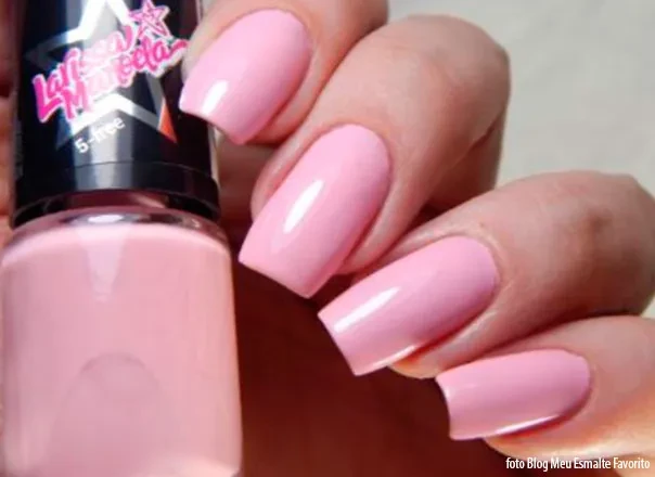 Unhas com o Esmalte Larissa Manoela Festa da Cinderela