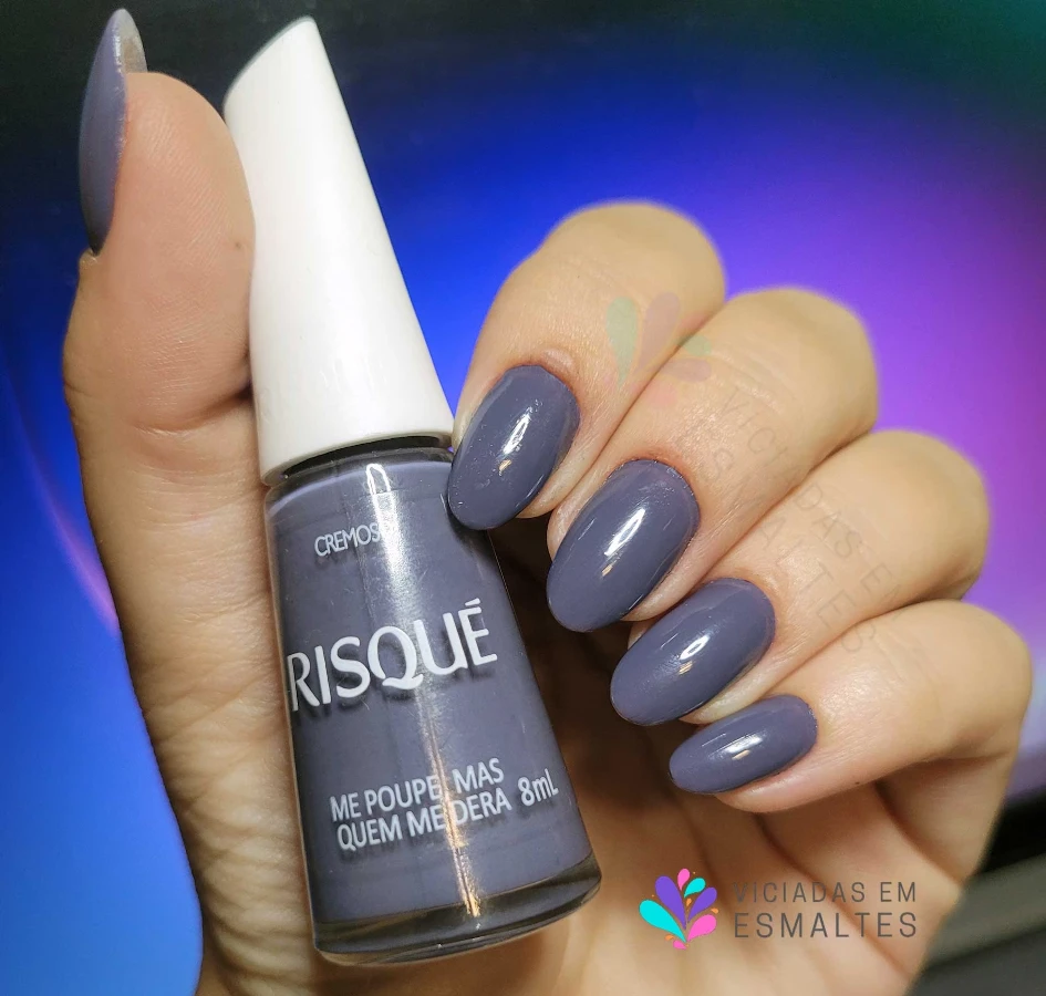 Unhas esmaltadas com o Risqué Me Poupe Mas Quem Me Dera, cobertura em 2 camadas