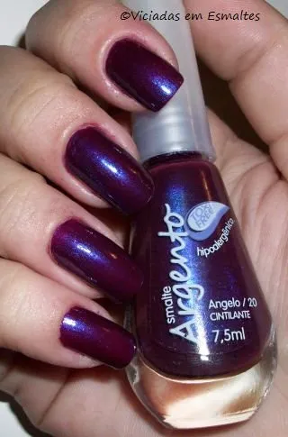 unhas e esmalte