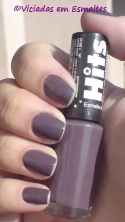 unhas e esmalte