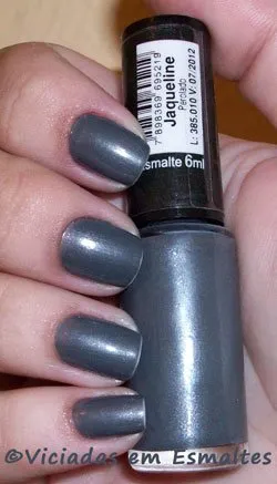unhas e esmalte