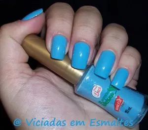 unhas e esmalte
