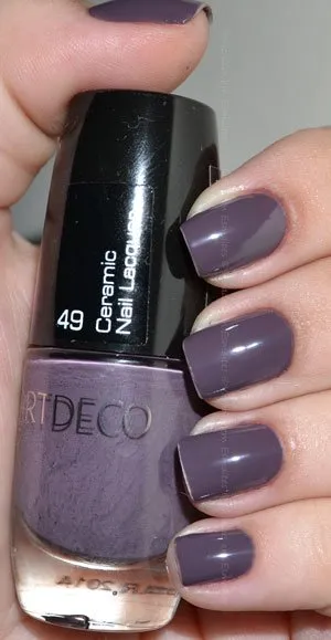 Unhas com esmalte Artdeco 49