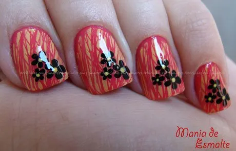 Unhas Decoradas com Esmalte Cora