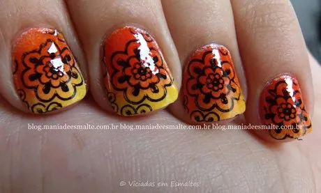 Unha Decorada com Kit Carimbo