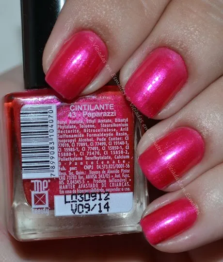Unhas com esmalte Adriane Galisteu Paparazzi
