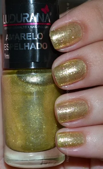 Unhas com esmalte Amarelo Espelhado Ludurana