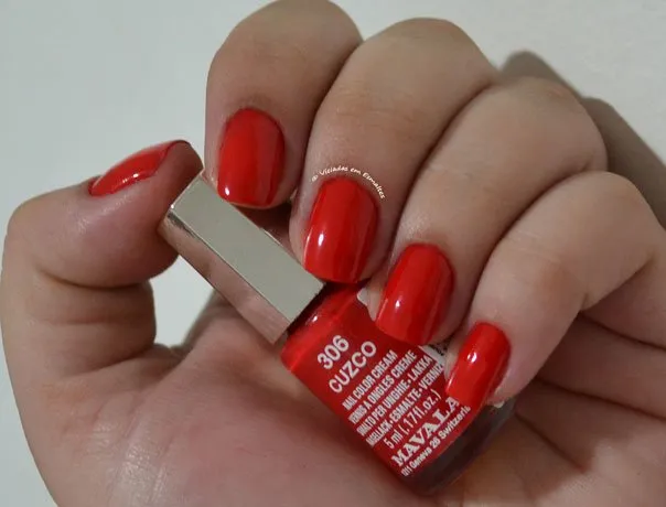 Unhas com Esmalte Mavala Cuzco