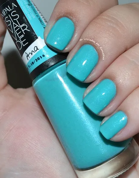 Unhas com Esmalte Isis Valverde Ana