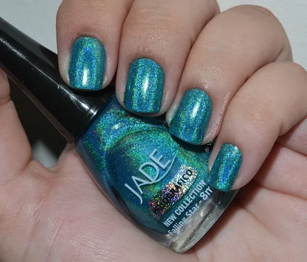 Unha com esmalte holográfico