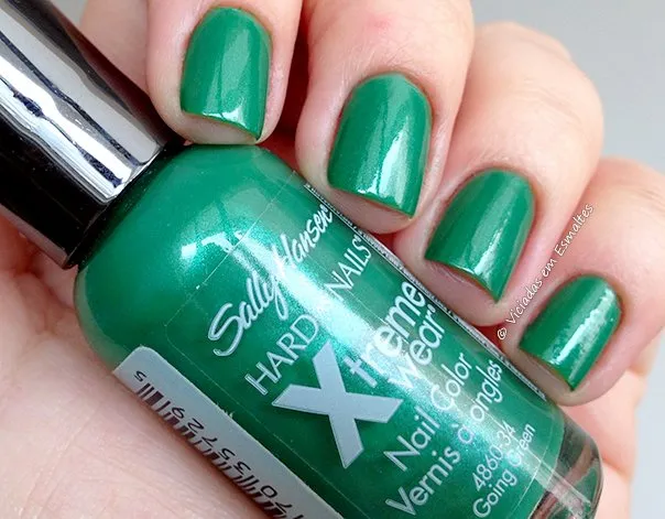 Unhas com Esmalte Sally Hansen Going Green