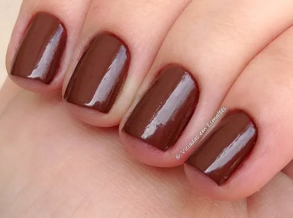 Unhas com Esmalte Alfaparf Hot Vanila