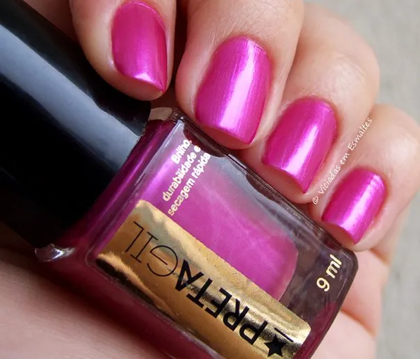 Unhas com Esmalte Preta Gil Mulher Carioca