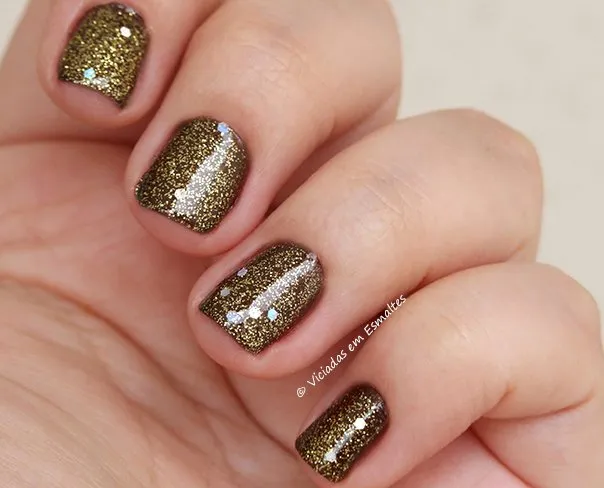 Unhas com Esmalte Preta Gil Maravilhinsk
