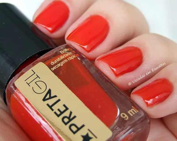 Testando o Esmalte Preta Gil Vermelho Esquentando