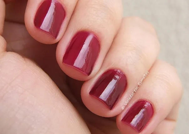 Esmalte Preta Gil Vinho Muso