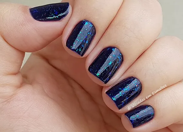 Unhas com Esmalte Bang Anitta e Esmalte Flocado Poderosa Hits by Marina Ruy Barbosa