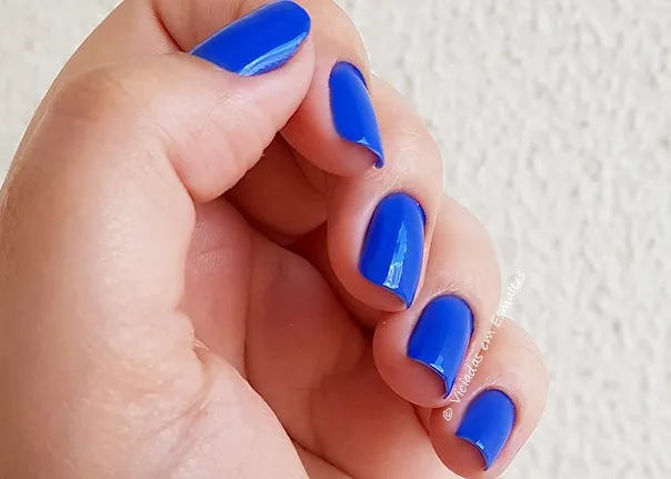 Unhas com Esmalte Ivete Sangalo Cerveja e Cia
