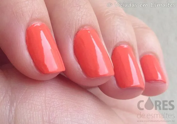 Unhas com Esmalte Alfaparf Orange 048
