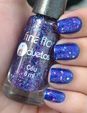 Unhas com Dueto Céu & Mar Fina FLor