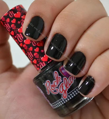 Unha com Esmalte Revolts Capricho Rock Glam