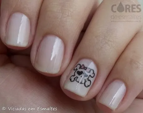 Unhas de Caveirinha