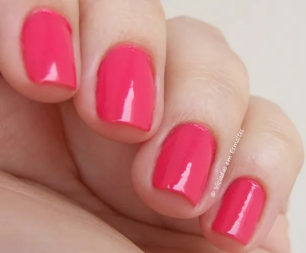 Unhas com Esmalte Artdeco 09