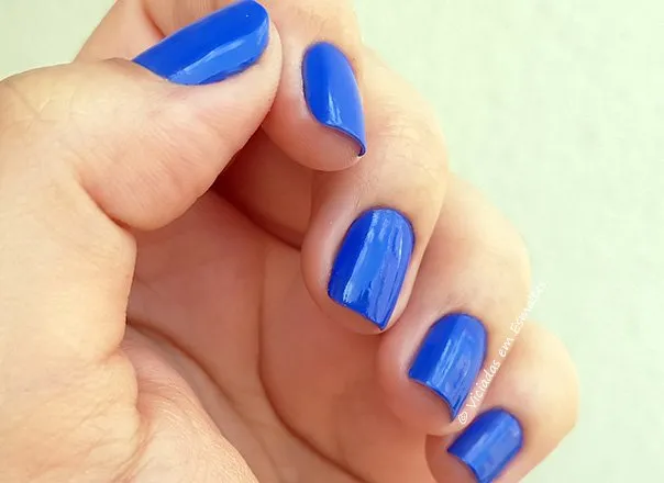 Unhas com Esmalte Capricho Sou + Eu